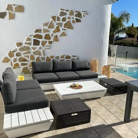 Magnifique Piscine Pergola Proche *